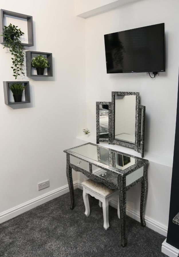 Cheerful 4-Bedroom Home In Sheffield Walkly Kültér fotó